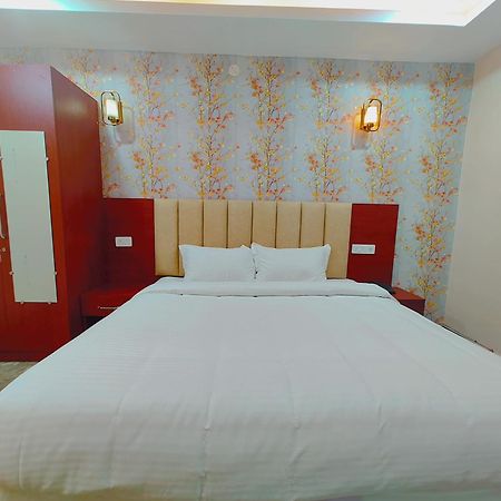 Awadh Samrat Resort Ayodhya Exterior foto