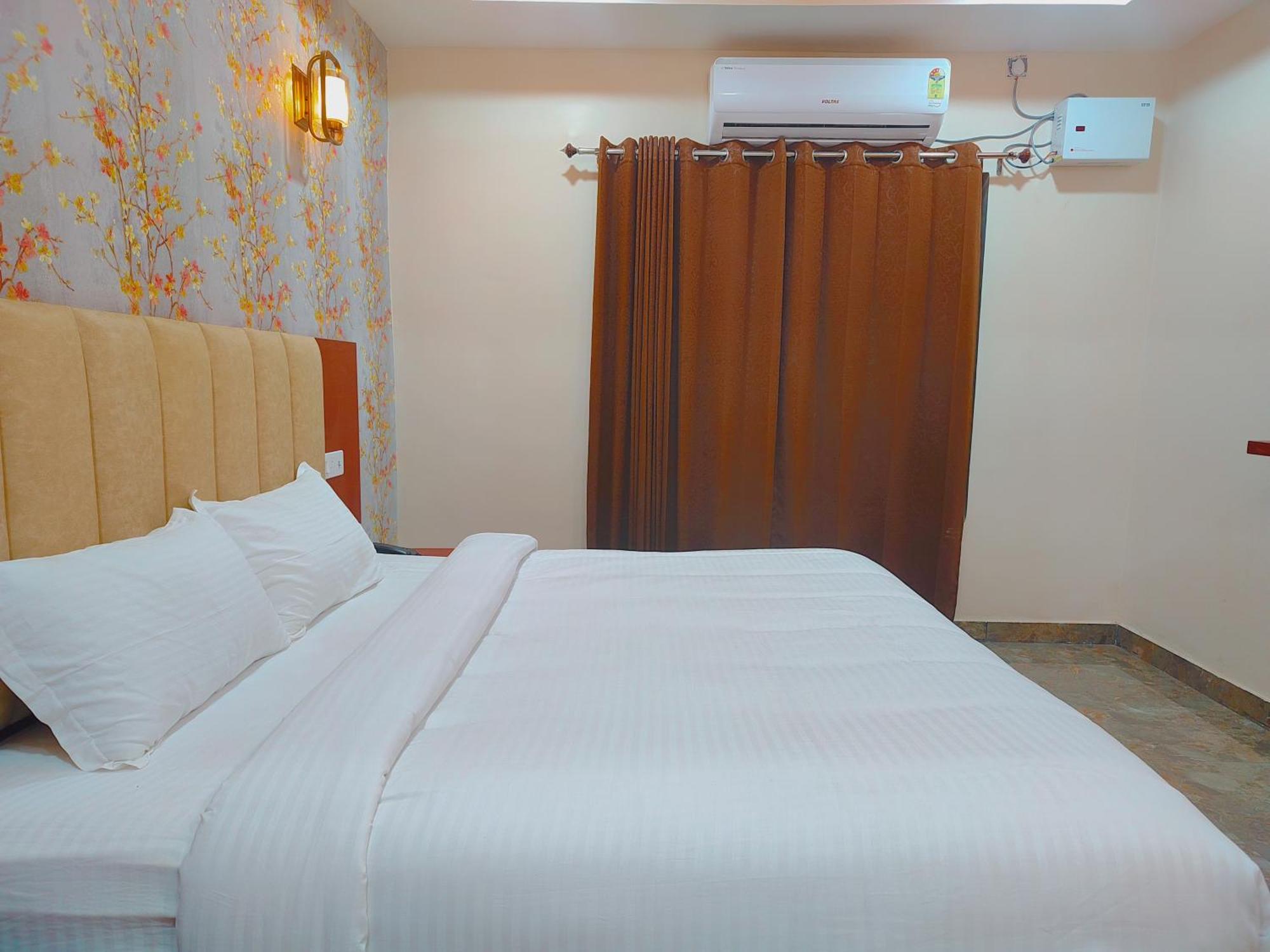 Awadh Samrat Resort Ayodhya Exterior foto
