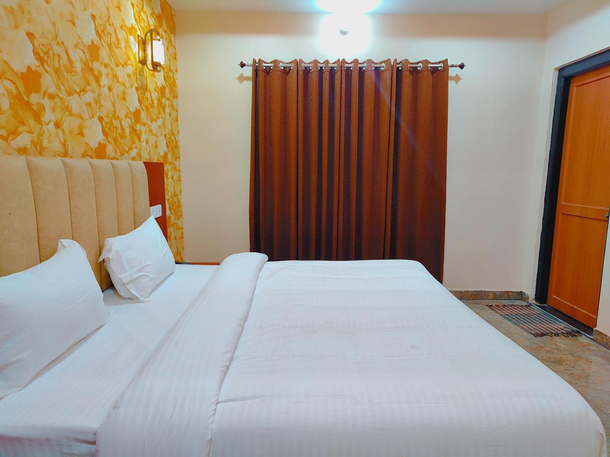 Awadh Samrat Resort Ayodhya Exterior foto
